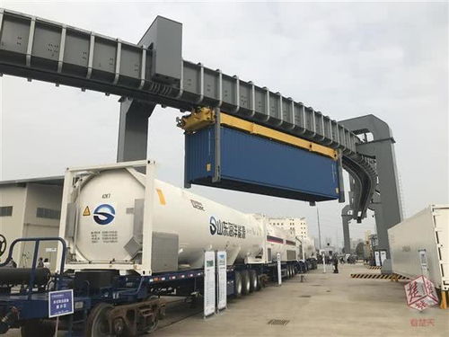 武汉造 新装备助力物流提速 网购商品更快送到家